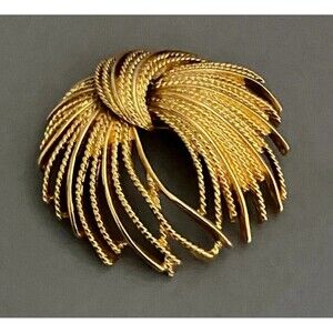 Monet Mirador Brooch, 1967 Gold Plated Fireworks Pin BROOCH